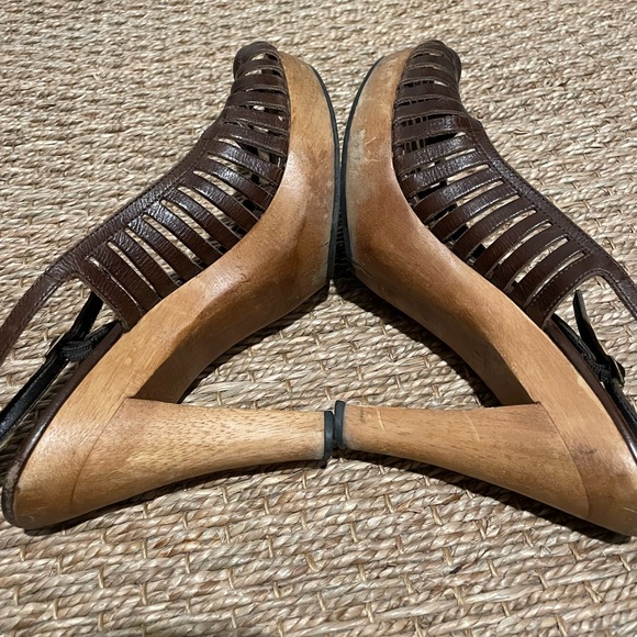 Michael Kors Brown Leather Strappy Sandals with Wooden Heels Size 8 - Picture 5 of 9